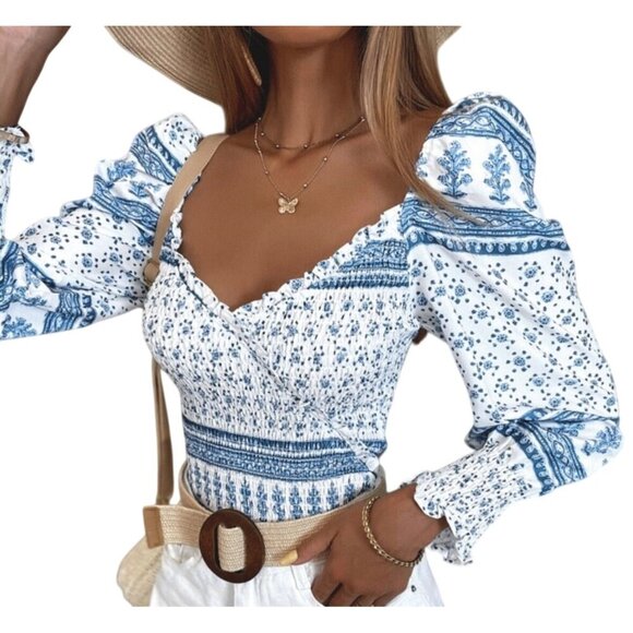 Sweetheart Neckline Ditsy Floral Shirred Top Blouse Blue and White Size Small - Picture 1 of 12